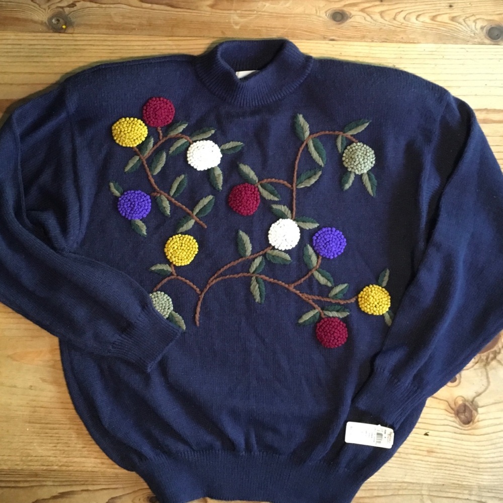 VINTAGE Alfred Dunner Cottagecore
 Navy Blue Embroidered Floral Sweater - Picture 4 of 13